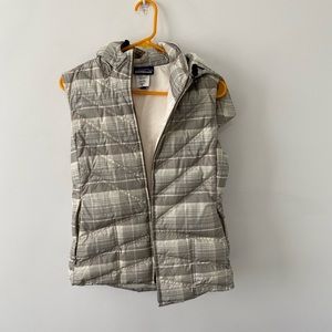 NWOT PATAGONIA WOMENS VEST